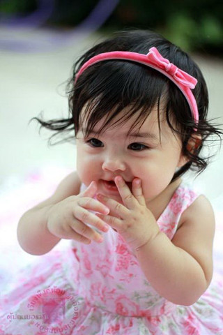 Adorable girl pink dress blurry - a little girl free wallpaper