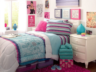 Bedroom bed interior cozy decorated - color scheme free wallpaper