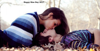Woman child leaves happy kiss - a woman and a child free wallpaper