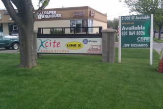 City business sign tree building - inframe free wallpaper