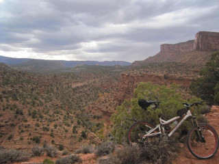 Mountain bike cliff valley mountains - cloudy free wallpaper