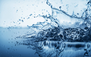 Blue water splash reflection surface - the surface free wallpaper