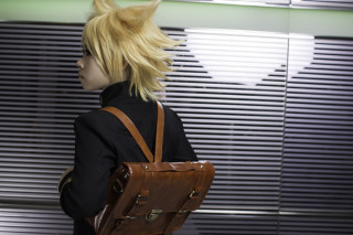 Blonde man backpack looking distance - cosplay free wallpaper