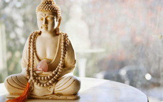 Buddha statue table window red 2 - figurine free wallpaper