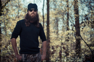 Bearded man black shirt woods - a long beard free wallpaper