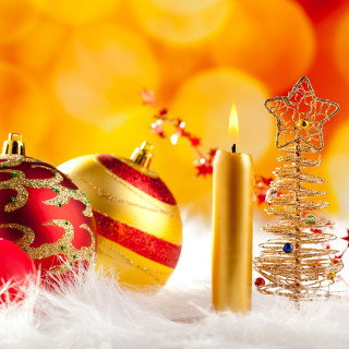 Candle christmas ornaments fur background - naive free wallpaper
