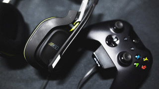 Gaming controller headphones closeup black - cinematic focus free wallpaper