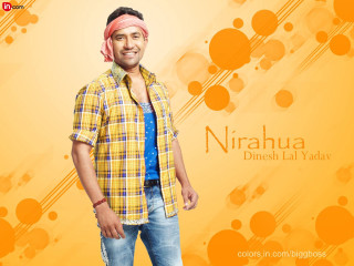 Yellow shirt man blue jeans - circle and dots free wallpaper