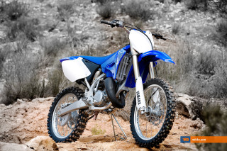 Blue white dirt bike desert - david budd free wallpaper