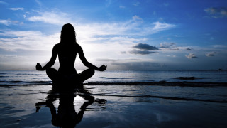 Woman yoga beach sunset sunlight 2 - ella guru free wallpaper