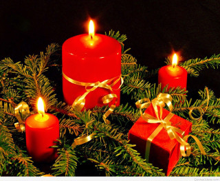 Red candles christmas tree gifts - candle free wallpaper
