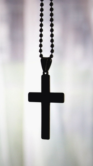 Black cross chain window sill 2 - dionisiu free wallpaper
