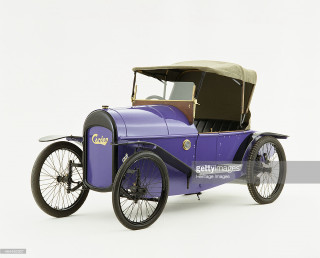 Old model car brown top - an old model car free wallpaper