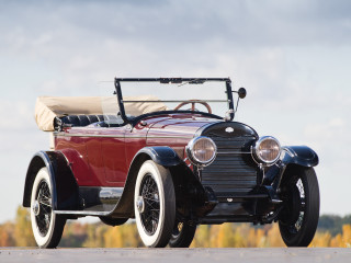 Old fashioned car tarp parked - roof free wallpaper
