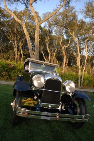 Vintage car grass tree road - near free wallpaper