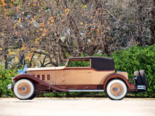 Old model car parked bush - cassius marcellus coolidge free wallpaper