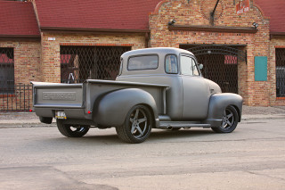 Silver truck brick building red - a silver truck free wallpaper