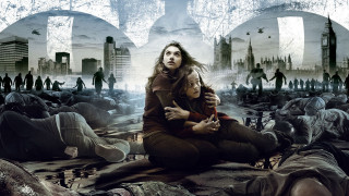 Couple people sitting ground cityscape - the ground in front free wallpaper