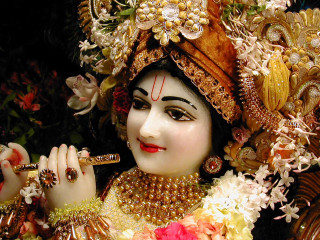 Statue woman cigarette flower hand - a statue free wallpaper
