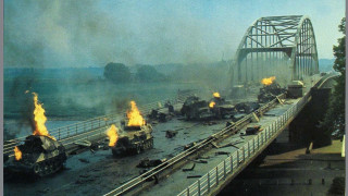 Bridge tanks fire road explosion - the road free wallpaper