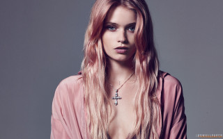 Woman blonde longhair pinkshirt gothic - a pink shirt free wallpaper