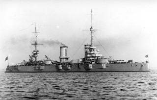Battleship flag pole rayonism blackwhite - a large battleship free wallpaper
