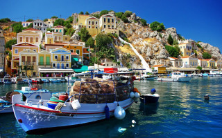 Harbor boats houses hill background - a harbor free wallpaper