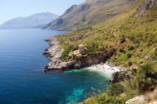 Beach house cliff water mountain - cagnaccio di san pietro free wallpaper