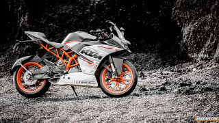 Motorcycle dirtroad rockwall tree tiltshift - hdri free wallpaper