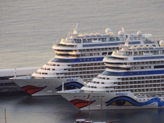 Cruise ships docked ocean together - almada negreiro free wallpaper
