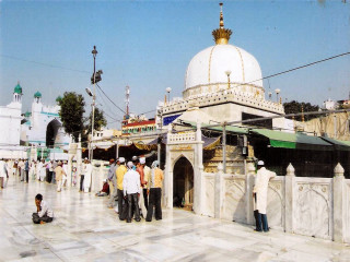 Group people white building dome - a dome free wallpaper
