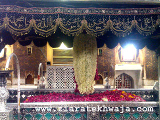 Decorated stage fountain flowers curtained - the middle of it free wallpaper