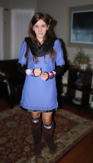 Girl blue dress boots livingroom - a black couch free wallpaper