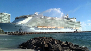 Cruise ship docked water smoke - a dock free wallpaper