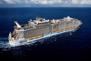 Cruise ship ocean clouds blue - eddie mendoza free wallpaper