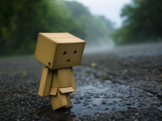 Cardboard toy sad face middle - a sad face free wallpaper