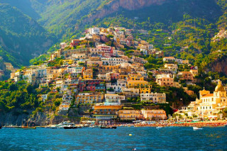 Mountain houses ocean boats scenery - a large mountain free wallpaper