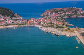 Small town island boats beach - a small island free wallpaper