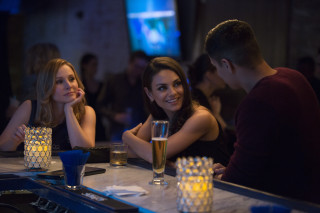 Bar group drinks television sitting - a group of people sitting free wallpaper