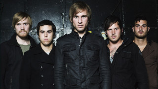 Men group black wall black - a black door free wallpaper