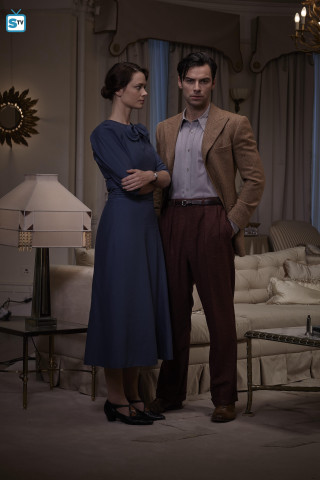 Man woman livingroom bluedress brownjacket - a man and a woman free wallpaper