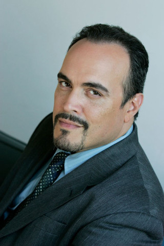 Man in suit arms crossed - ignacio fernandez rio free wallpaper