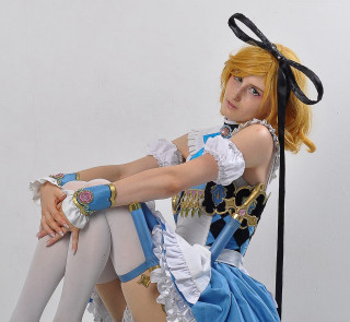 Woman costume chair legs crossed - cosplay free wallpaper