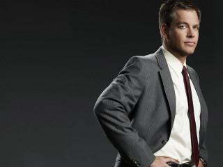 Man suit tie posing picture 28 - andrew bell free wallpaper