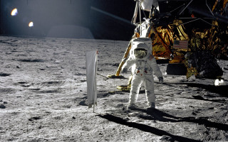 Astronaut moon flag pole foreground - the moon next free wallpaper