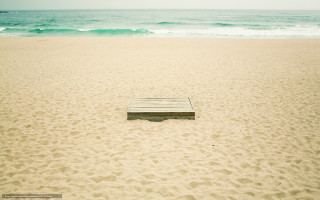 Wooden bench sandy beach ocean - sandy free wallpaper
