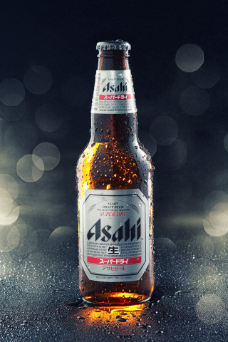 Beer bottle table light shining - top of a table next free wallpaper