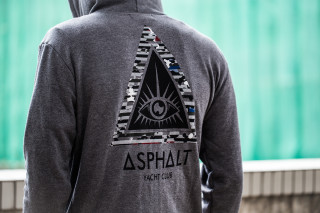 Man grey sweatshirt triangle eye - a triangle free wallpaper