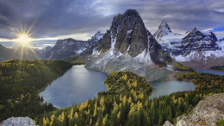 Mountain lake trees sunlight clouds - tree and mountains free wallpaper