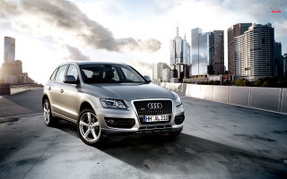 Silver car city street cloudy - a silver car free wallpaper